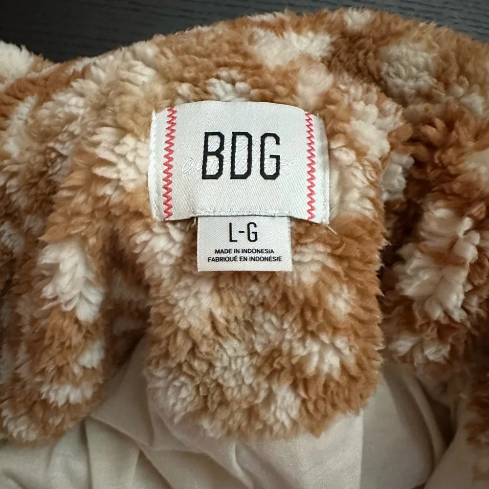 NWOT BDG Mae Printed Piled Fleece Zip-Up Jacket | Large | Color: Fawn Print - Picture 7 of 7